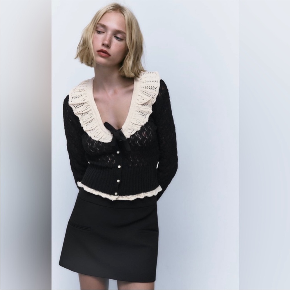 Ruffle knit cardigan by Zara